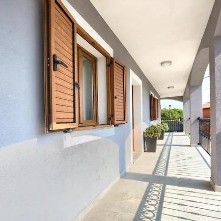 Vakantiehuis House Ulika *