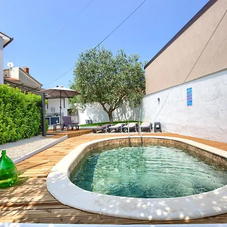 Vakantiehuis House Ulika *