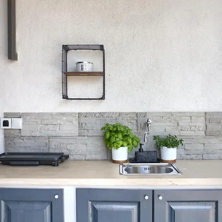 House Ulika Пула