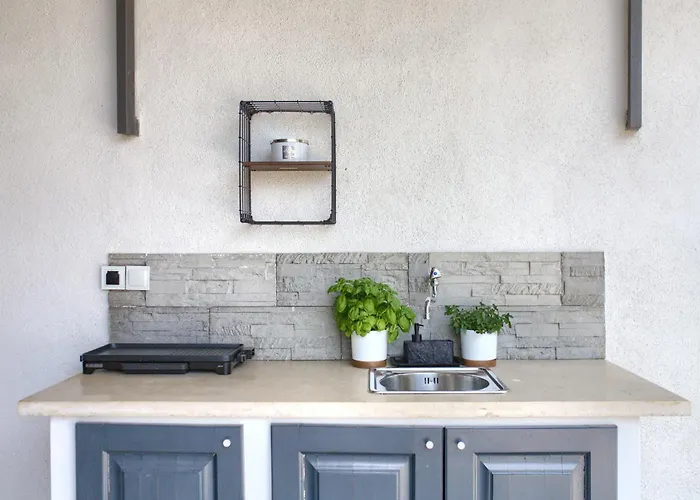 House Ulika Πούλα