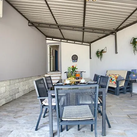Ulika Holiday home Pula