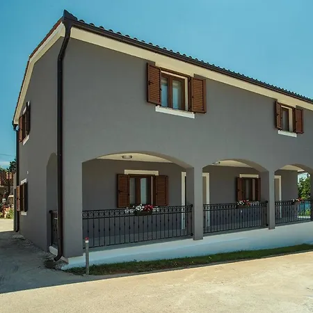 House Ulika Nyaraló *