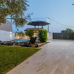 בית נופש House Ulika *