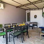 House Ulika *